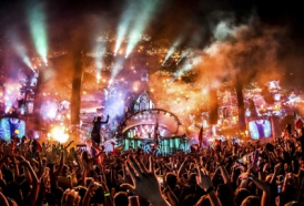 Hãy quẩy lên cùng âm nhạc, hỡi những người trẻ cuồng nhiệt