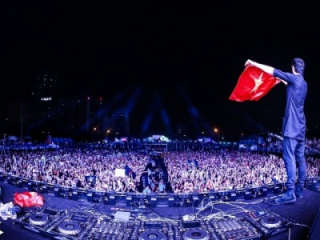 Tổ chức Lễ hội cộng đồng Nâng niu giá trị truyền thống