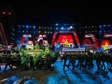 NHỮNG NHỊP CẦU VƯƠN TỚI TƯƠNG LAI