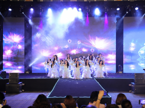 PROM NIGHT KIM LIÊN