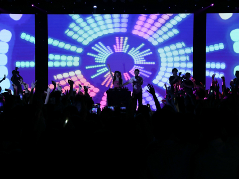 PROM NIGHT KIM LIÊN