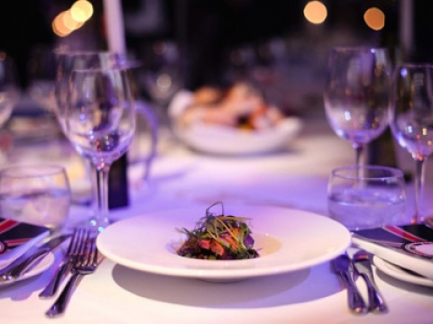 TỔ CHỨC SỰ KIỆN GALA DINNER VÀ NHỮNG ĐIỀU CẦN LƯU Ý