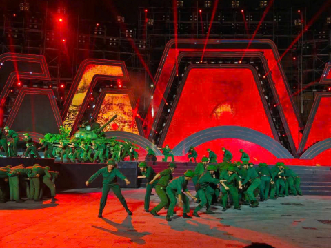 NHỮNG NHỊP CẦU VƯƠN TỚI TƯƠNG LAI