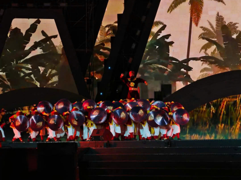 NHỮNG NHỊP CẦU VƯƠN TỚI TƯƠNG LAI