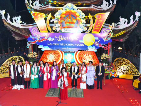 ĐÊM THƠ NGUYÊN TIÊU CHÙA HƯƠNG 2025