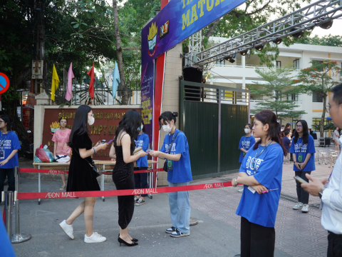 PROM NIGHT KIM LIÊN