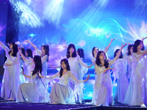 PROM NIGHT KIM LIÊN